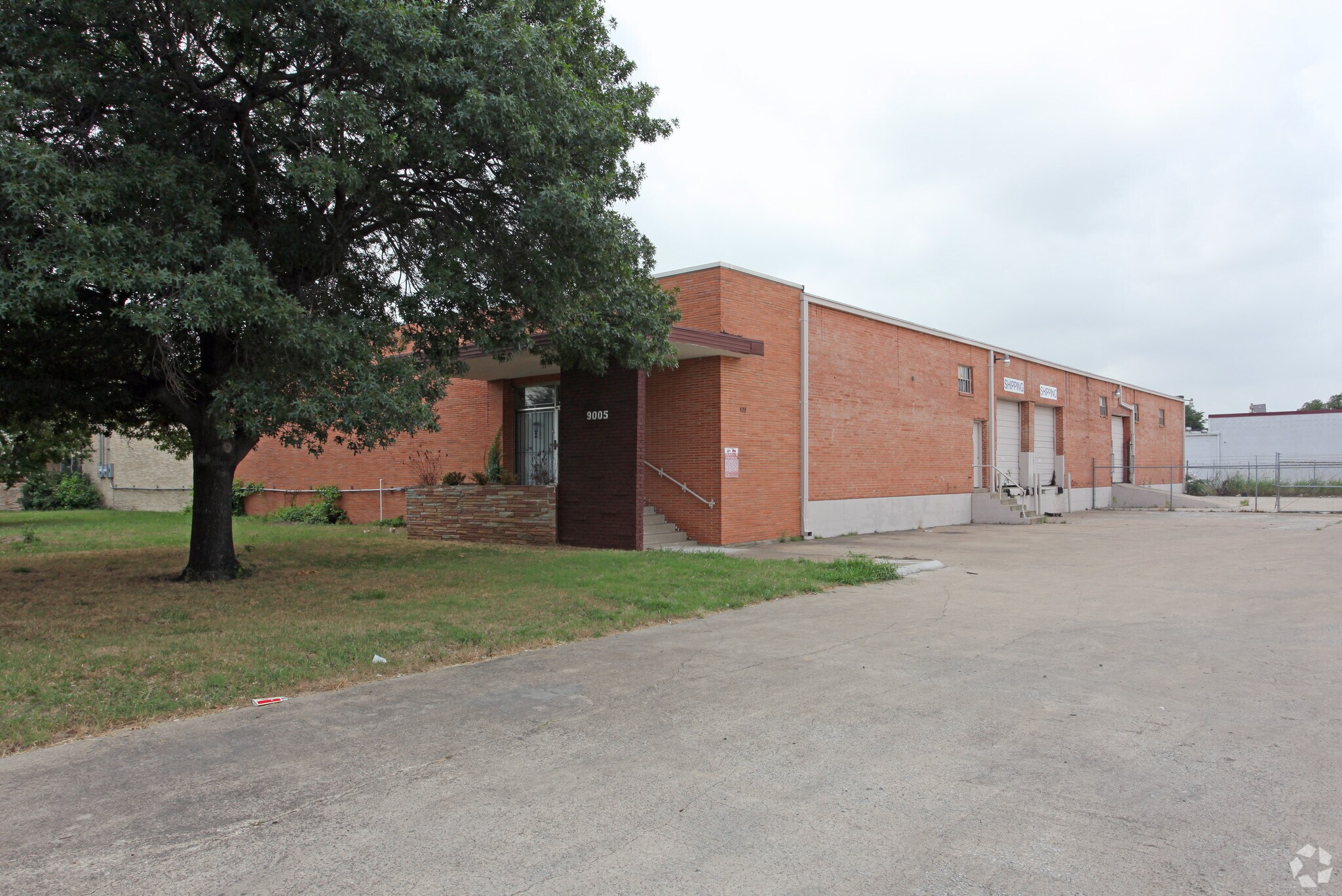 9001-9005 Sovereign Row, Dallas, TX for lease Primary Photo- Image 1 of 10
