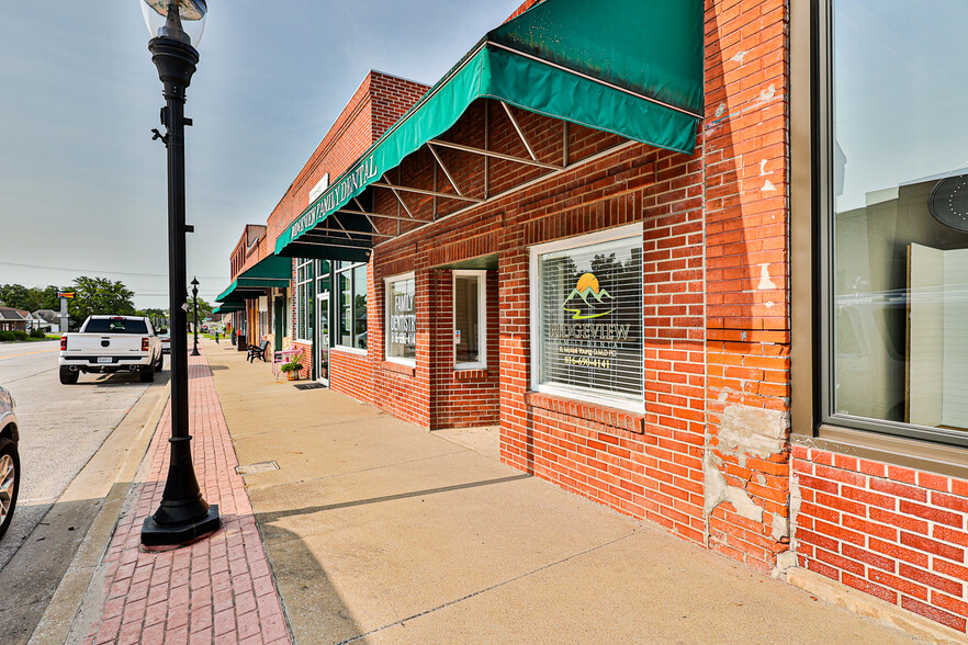 1206 S Broadway, Oak Grove, MO for sale - Primary Photo - Image 1 of 1