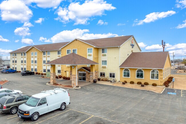 Plus de détails pour 120 W Stevenson Rd, Ottawa, IL - Services hôteliers à vendre