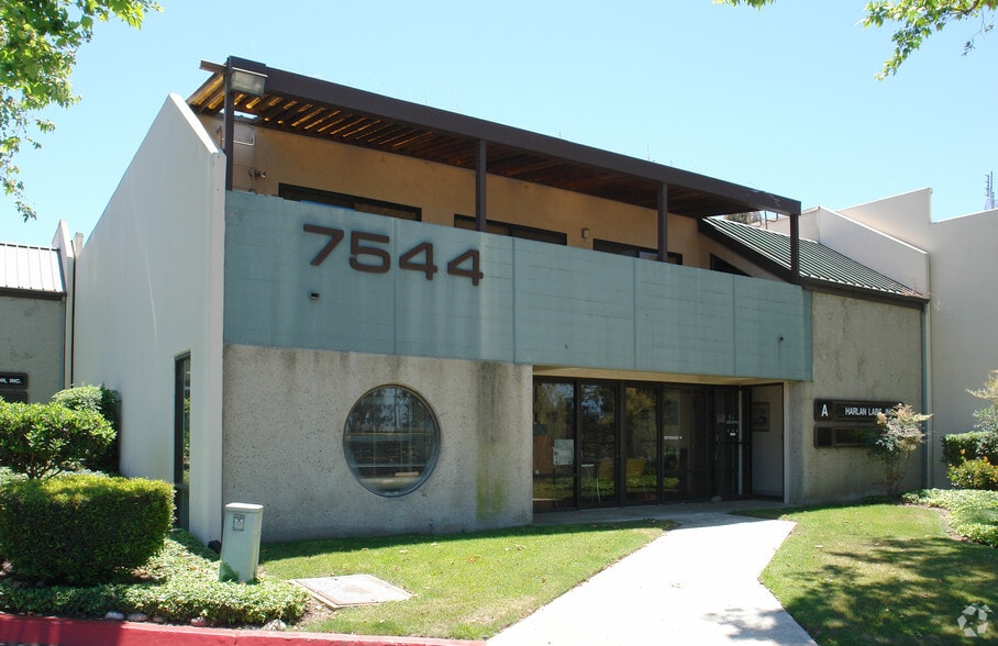 7544 Trade St, San Diego, CA for sale - Building Photo - Image 3 of 6