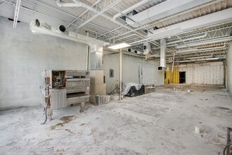 5030 Coldwater Rd, Flint, MI for lease Interior Photo- Image 1 of 15