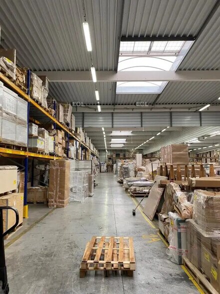 Industriel dans Ferrières-en-Brie à louer - Photo du bâtiment - Image 3 de 11