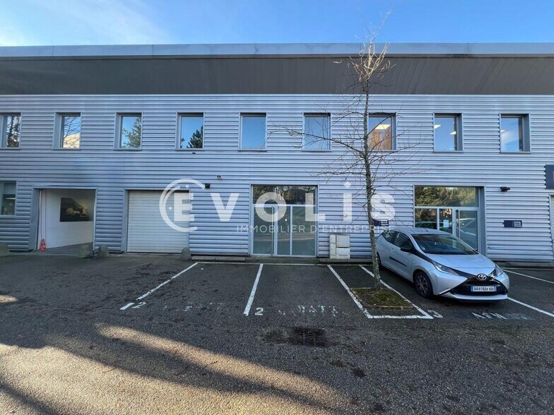 Flex in Dardilly for lease - Building Photo - Image 2 of 8