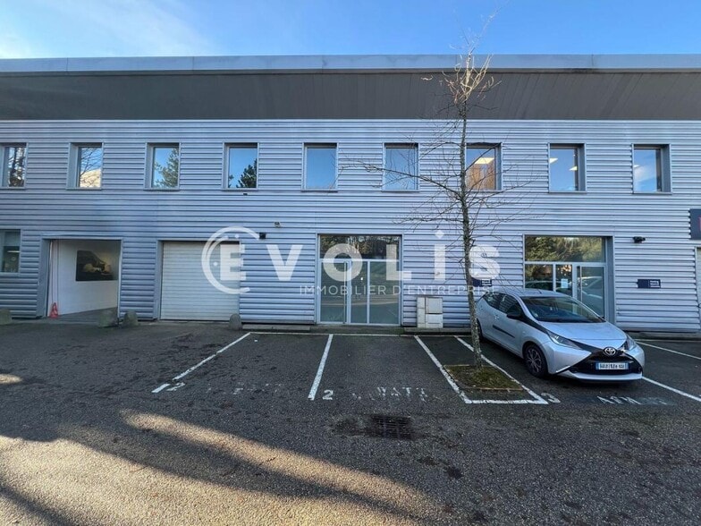 Flex dans Dardilly à louer - Photo du bâtiment - Image 2 de 8