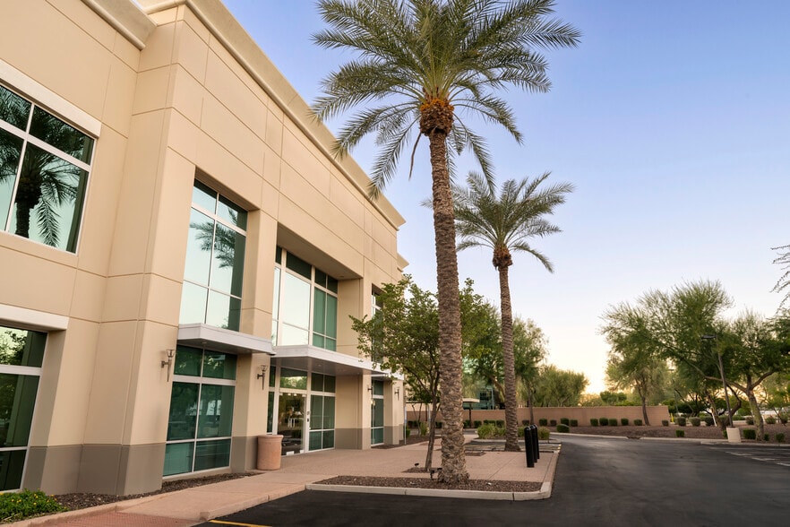 2600 W Geronimo Pl, Chandler, AZ for lease - Building Photo - Image 2 of 9