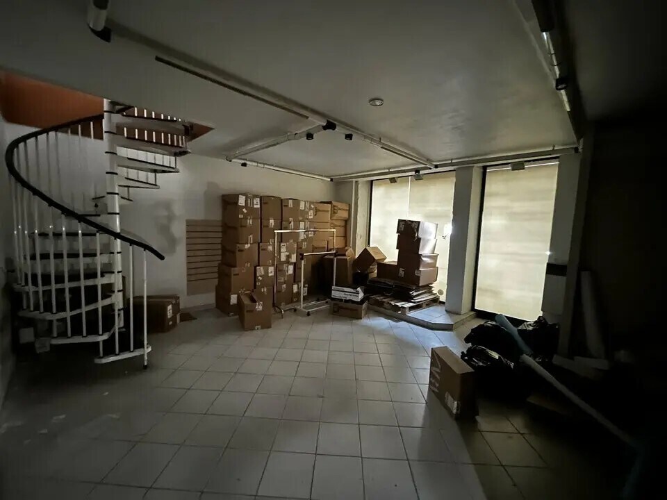 Commerce de détail dans Villefranche-sur-Saône à louer Photo intérieure- Image 1 de 2