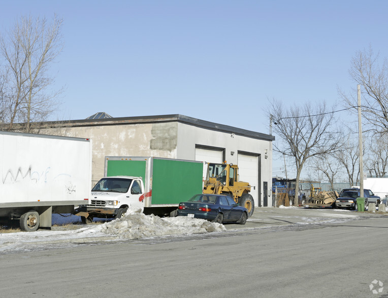 290 Rue Quinlan, Montréal, QC à louer - Photo du bâtiment - Image 2 de 12