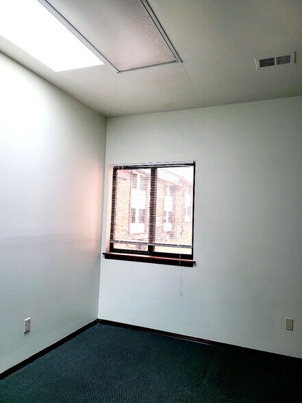 101-279 Clarkson Executive Park, Ellisville, MO à louer - Photo du bâtiment - Image 3 de 48