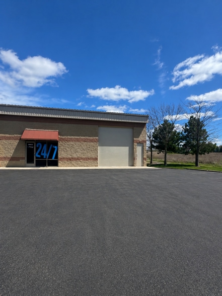W5037 Amy Ave, Kaukauna, WI for lease - Building Photo - Image 3 of 6