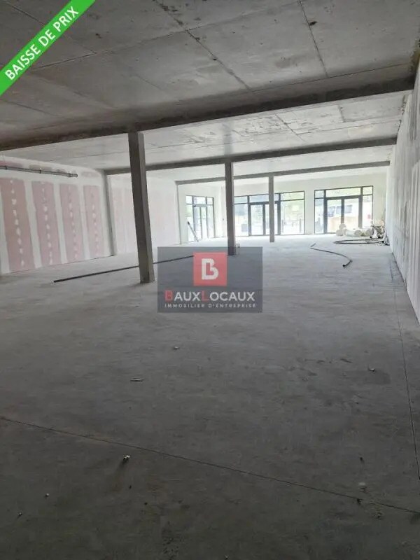 Retail in Éguilles for lease Interior Photo- Image 1 of 5