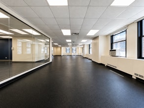 225 Broadway, New York, NY for lease Interior Photo- Image 2 of 4