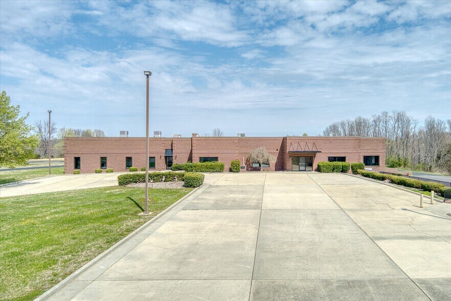 8401 Hwy 111, Byrdstown, TN à vendre - Photo du bâtiment - Image 1 de 20