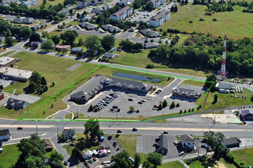 200-220 S Dupont Blvd, Smyrna, DE à louer - Photo du bâtiment - Image 2 de 2