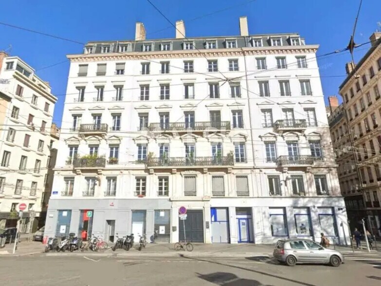 Commerce de détail dans Lyon à louer - Photo du bâtiment - Image 1 de 3