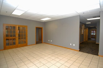 2346 Mormon Trek Blvd, Iowa City, IA à louer Photo intérieure- Image 2 de 22