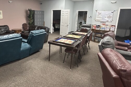 1943-1947 Woodson Rd, Overland, MO à louer - Photo du bâtiment - Image 2 de 4