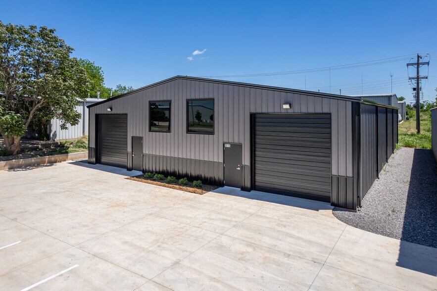 8610 N Classen Blvd, Oklahoma City, OK à louer - Photo du bâtiment - Image 3 de 16