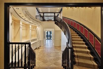 9625-9647 Brighton Way, Beverly Hills, CA à louer Photo intérieure- Image 1 de 9