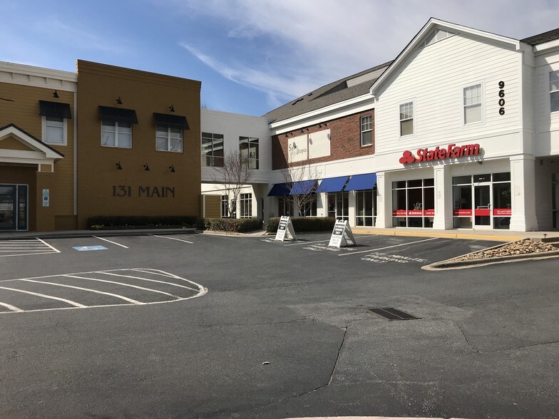 9606 Bailey Rd, Cornelius, NC à louer - Photo du bâtiment - Image 2 de 5