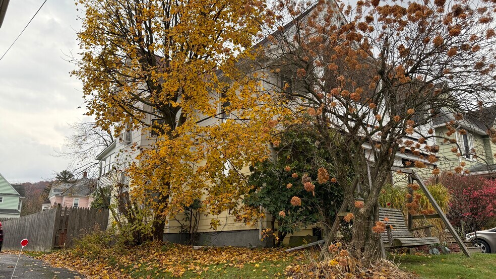 37 Tremont Ave, Binghamton, NY à vendre - Photo principale - Image 1 de 3