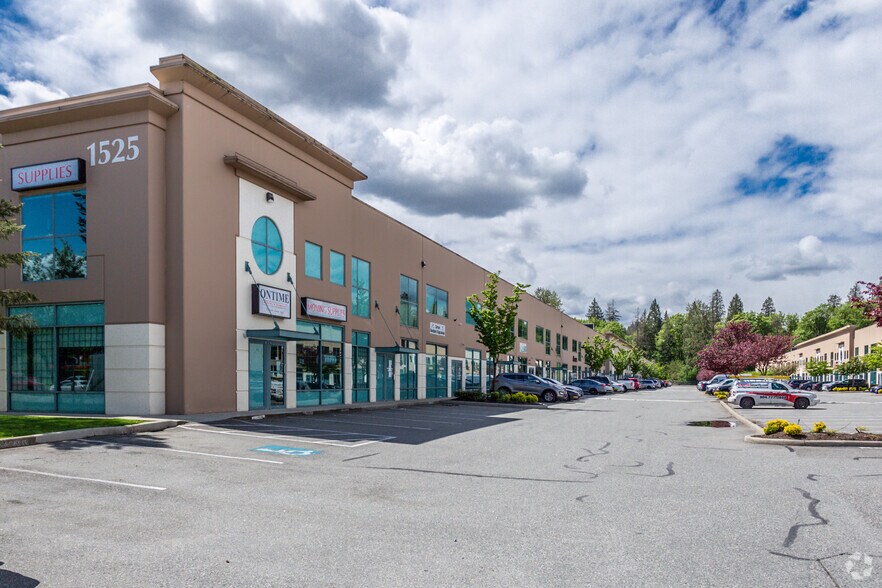 1525 Broadway St, Port Coquitlam, BC à louer - Photo du bâtiment - Image 2 de 12