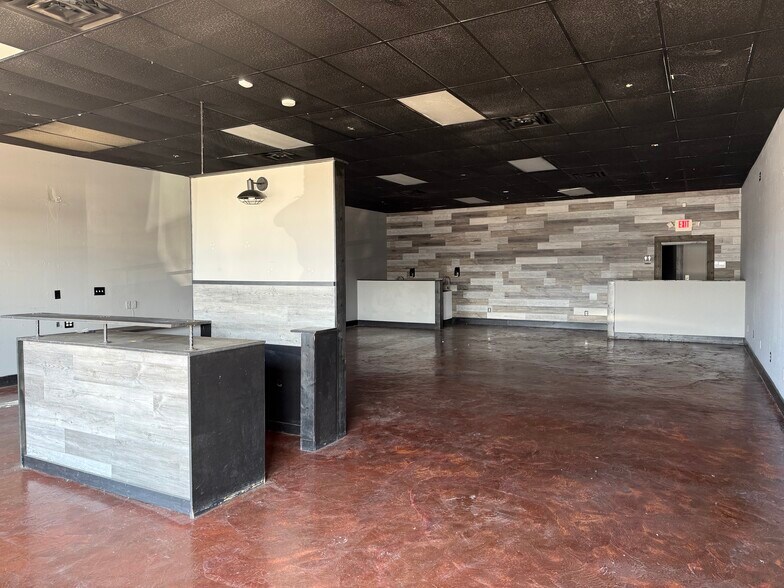 512 N McPherson Church Rd, Fayetteville, NC à louer - Photo du bâtiment - Image 2 de 5