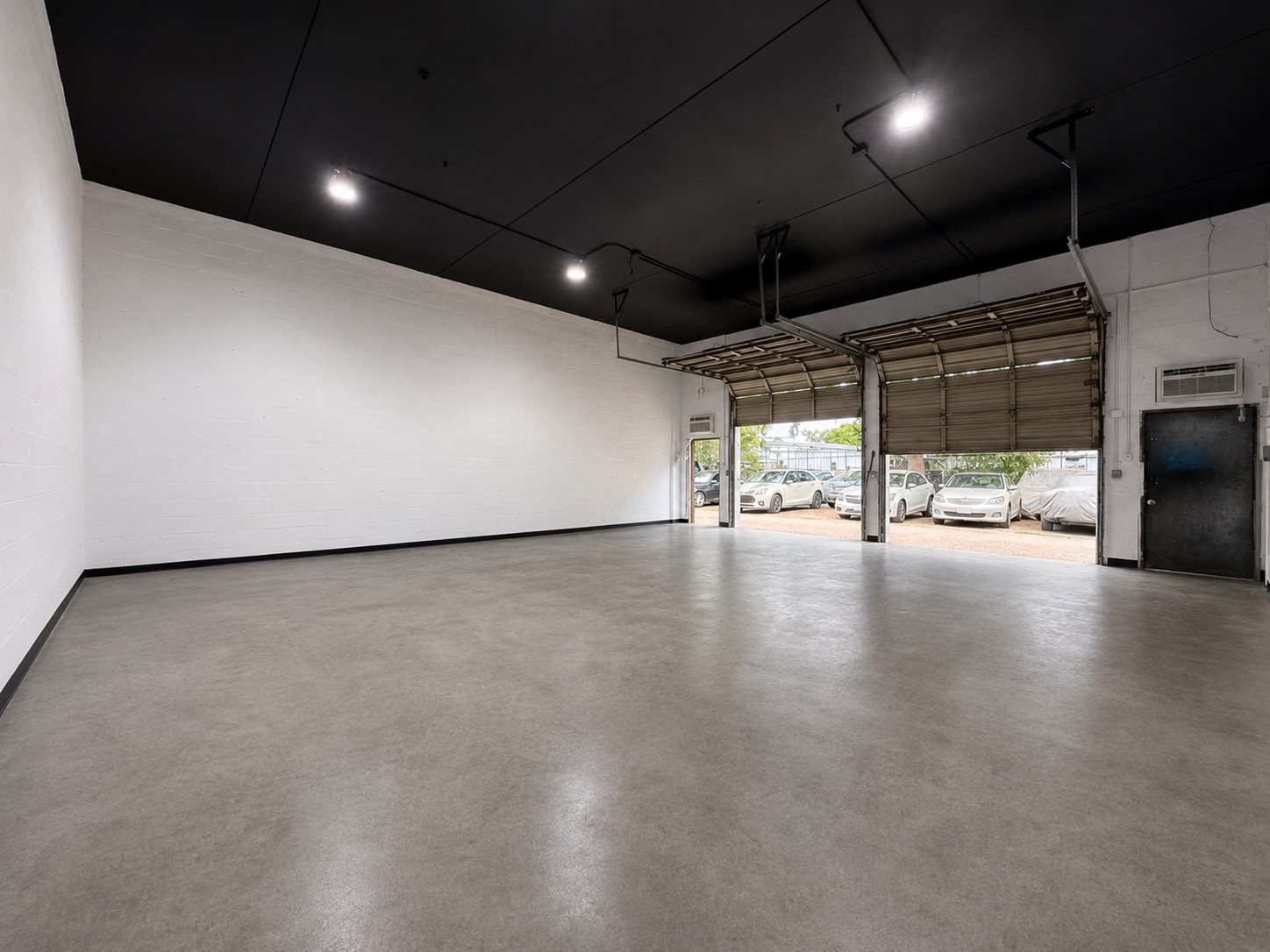 2180 NW 18th Ave, Pompano Beach, FL for lease Interior Photo- Image 1 of 3