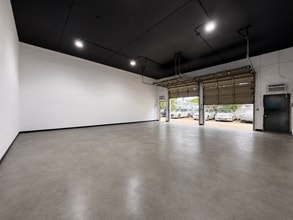 2180 NW 18th Ave, Pompano Beach, FL for lease Interior Photo- Image 1 of 3