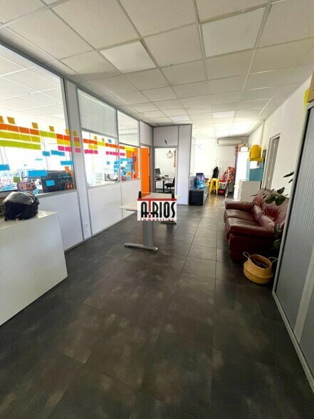 Office in La Garde for lease - Building Photo - Image 3 of 16