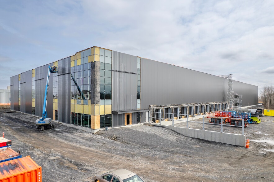 350 Rue Hans-Zimmerman, Châteauguay, QC à louer - Photo de construction - Image 3 de 6