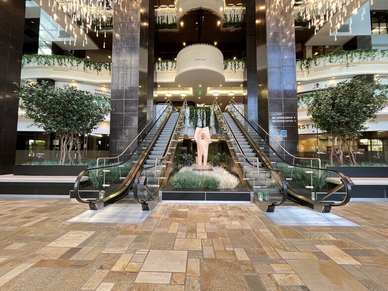 9130 S Dadeland Blvd, Miami, FL à louer - Photo du bâtiment - Image 3 de 23