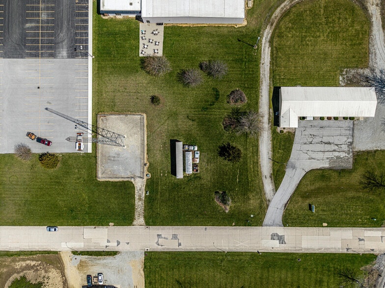 1110 Apollo Drive, Wapakoneta, OH à vendre - Photo du bâtiment - Image 2 de 14