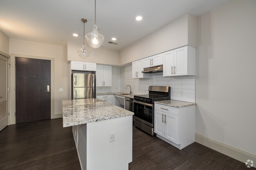 6325 Victoria Ave, Saint Louis, MO for sale - Interior Photo - Image 2 of 76