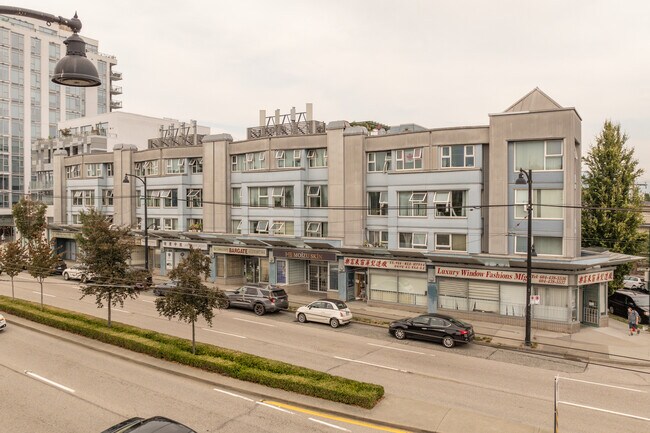 Plus de détails pour 2487 Kingsway, Vancouver, BC - Multi-résidentiel à vendre