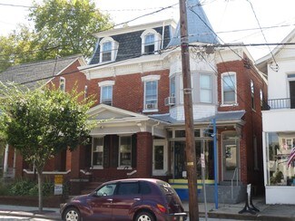 Plus de détails pour 224-226 Main St, East Greenville, PA - Commerce de détail à louer