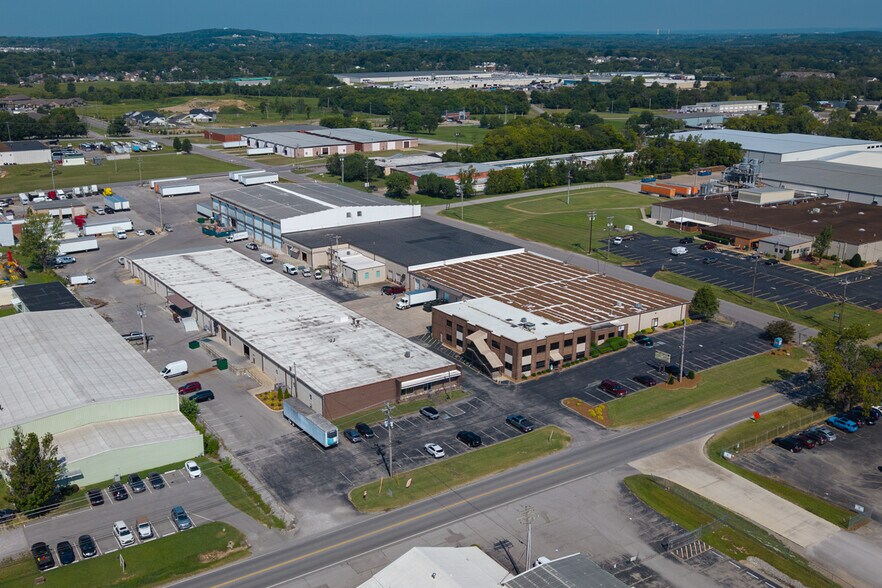 216 Hartmann Dr, Lebanon, TN à louer - Photo du bâtiment - Image 3 de 43