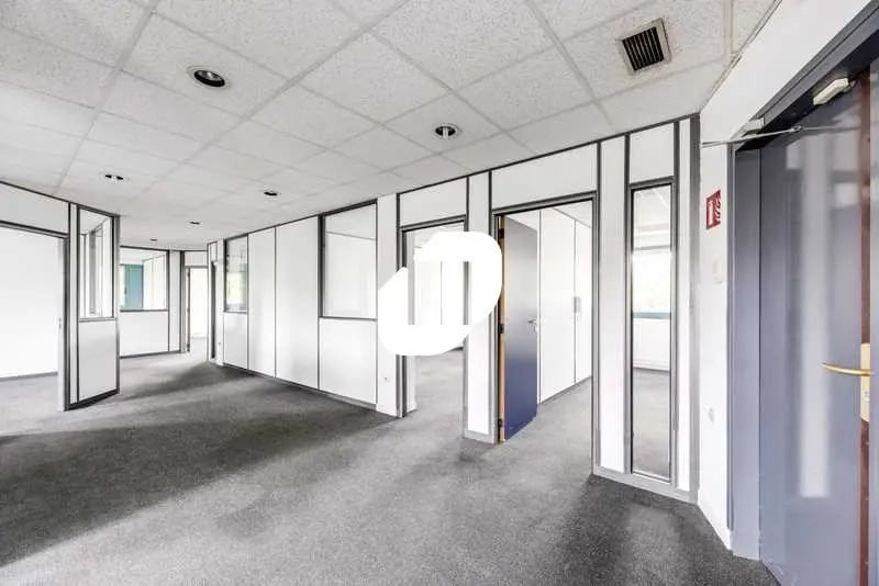 19-21 Rue Du 8 Mai 1945, Arcueil for lease - Interior Photo - Image 2 of 17