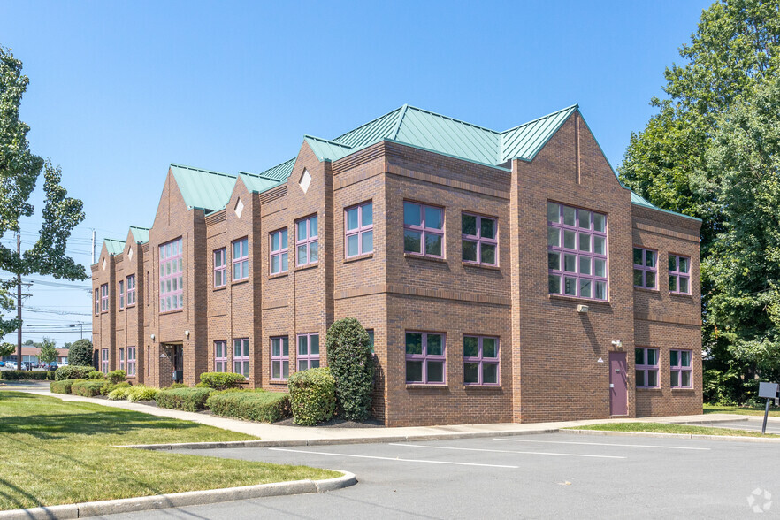 7 Dunmore Ave, Ewing, NJ for lease - Building Photo - Image 1 of 5