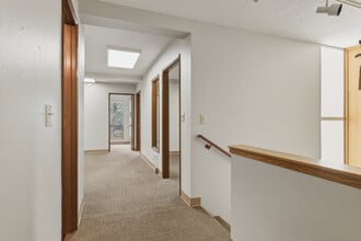 30470 SW Parkway Ave, Wilsonville, OR for lease Interior Photo- Image 2 of 17