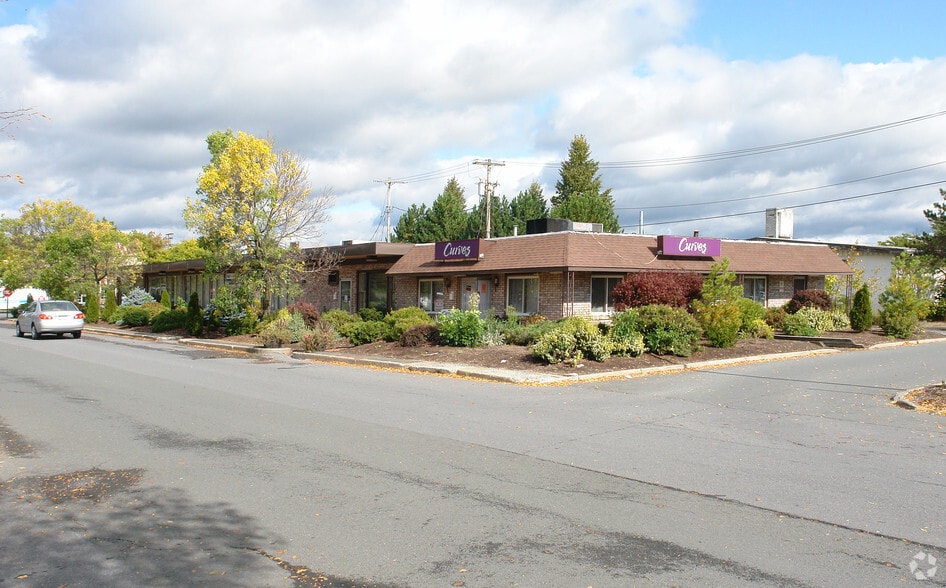 598 Columbia Tpke, East Greenbush, NY for lease - Building Photo - Image 2 of 2