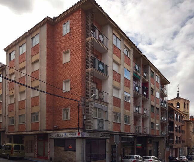 More details for Calle de San Antón, 8, Segovia - Retail for Lease