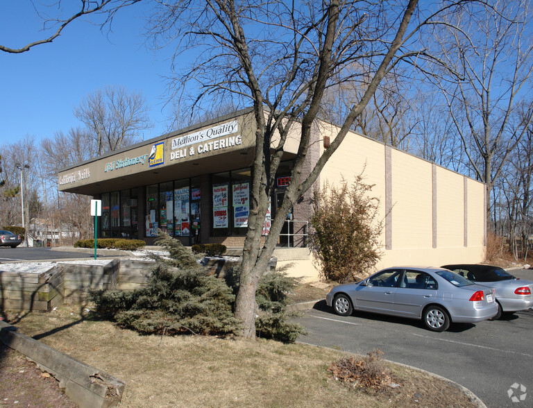 40 N Middletown Rd, Nanuet, NY for lease - Building Photo - Image 2 of 24