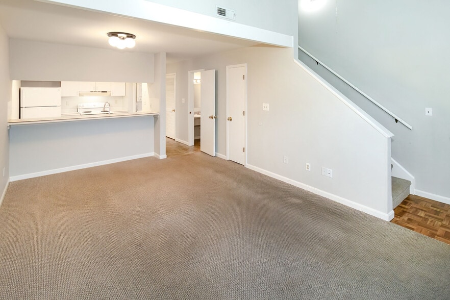 1410 N Weinbach Ave, Evansville, IN for sale - Building Photo - Image 3 of 13