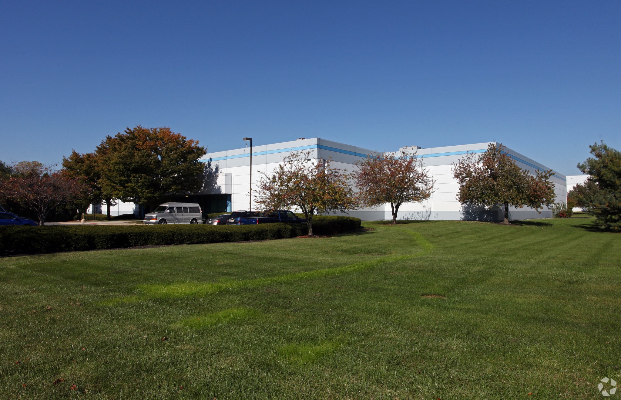 47 S Commerce Way, Bethlehem, PA for lease Primary Photo- Image 1 of 7