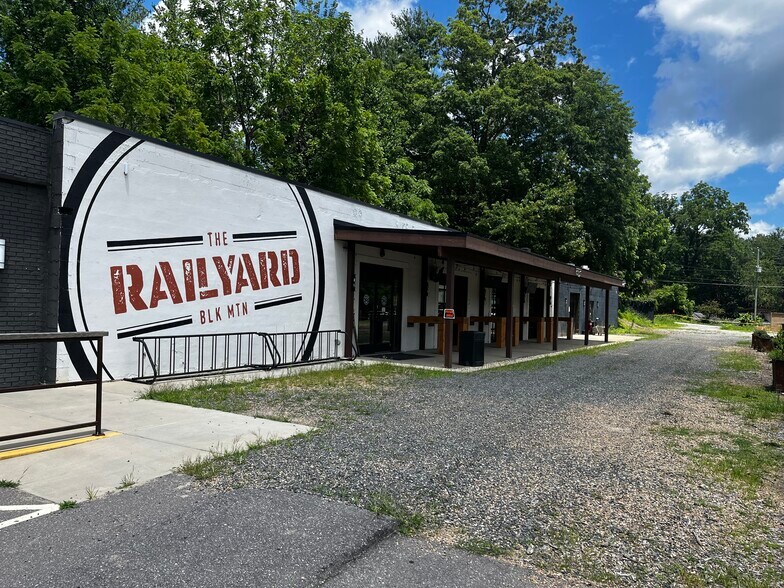 141 Richardson Blvd, Black Mountain, NC à vendre - Photo du bâtiment - Image 3 de 16