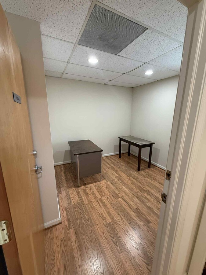 6116 Rolling Rd, Springfield, VA 22152 - Unité 216 -  - Photo intérieure - Image 1 of 16