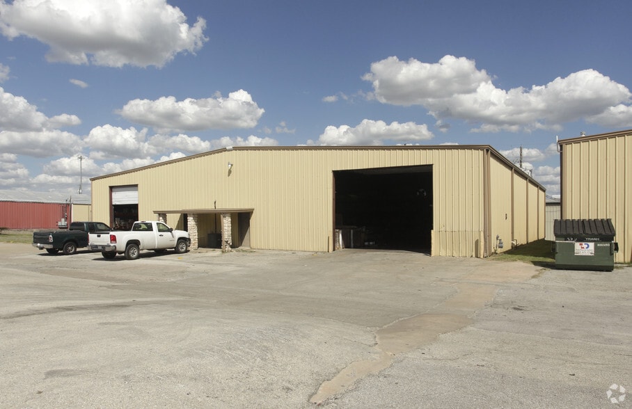 9201 Brown Ln, Austin, TX à vendre - Photo principale - Image 3 de 5