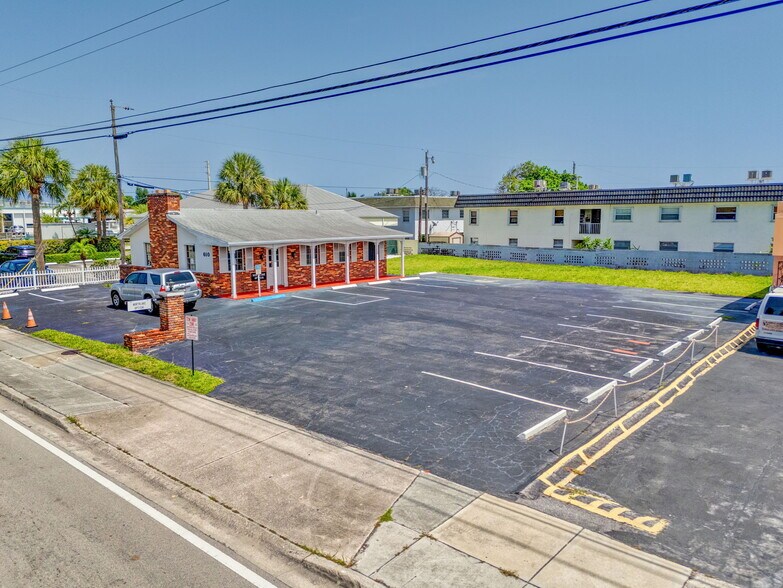 610 Northlake Blvd, North Palm Beach, FL à louer - Photo du bâtiment - Image 1 de 14