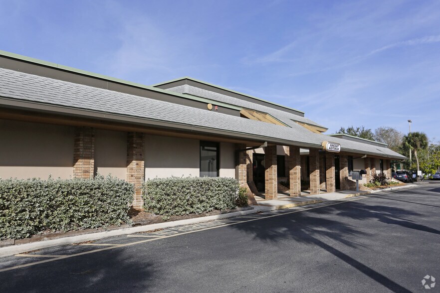 779 Medical Dr, Englewood, FL à louer - Photo du bâtiment - Image 3 de 4