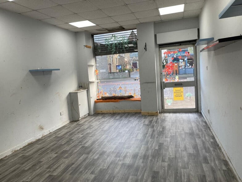 81 Main St, Ayr for lease - Building Photo - Image 2 of 3